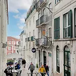 Cozy Loft In Historic Chiado