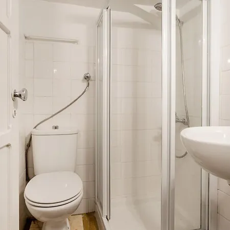 Cozy Loft In Historic Chiado 아파트 *