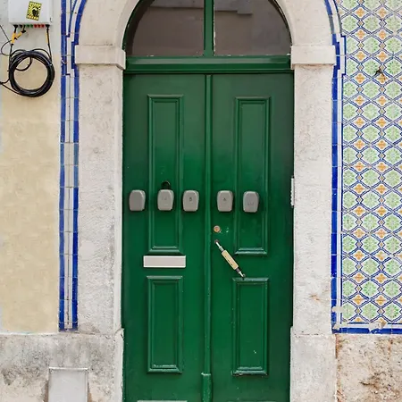 Cozy Loft In Historic Chiado 아파트