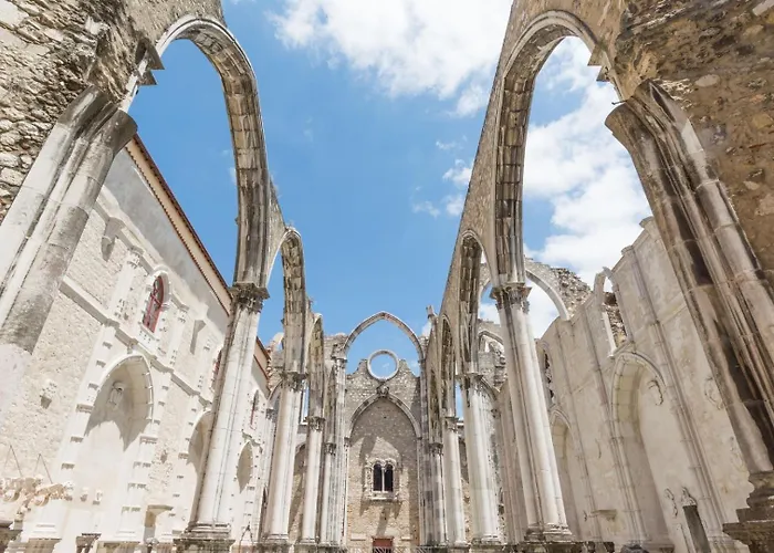 Cozy Loft In Historic Chiado Apartment