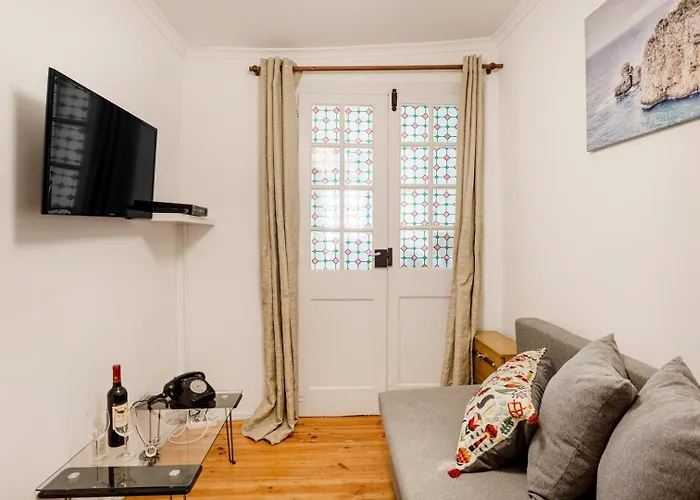 Cozy Loft In Historic Chiado